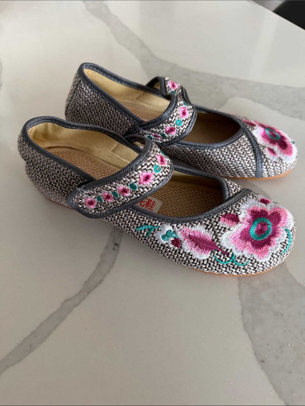 Women’s Mary Jane Shoes Floral Embroidered in Pink and Teal. Wmn’s 7.5-8. Cute - Picture 5 of 11